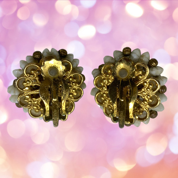 Vintage 1960's White Beaded Clip On Cluster Earrings Rhinestones Runway Couture - Picture 2 of 6